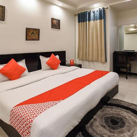 Oyo Flagship 18940 Hotel Swathi Nuova Delhi Esterno foto