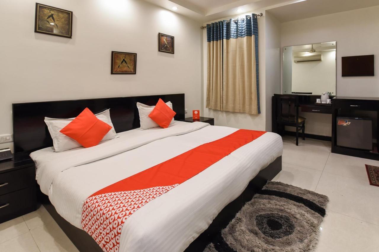 Oyo Flagship 18940 Hotel Swathi Nuova Delhi Esterno foto
