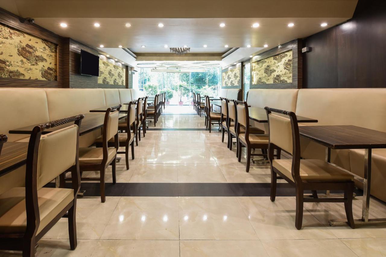Oyo Flagship 18940 Hotel Swathi Nuova Delhi Esterno foto